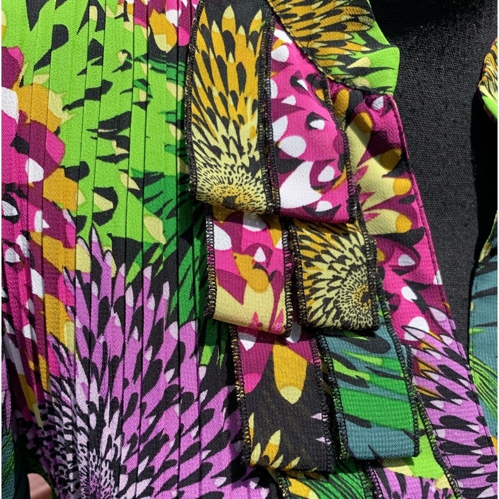 Multicolored Floral Button Down Shirt - Picture 3 of 8